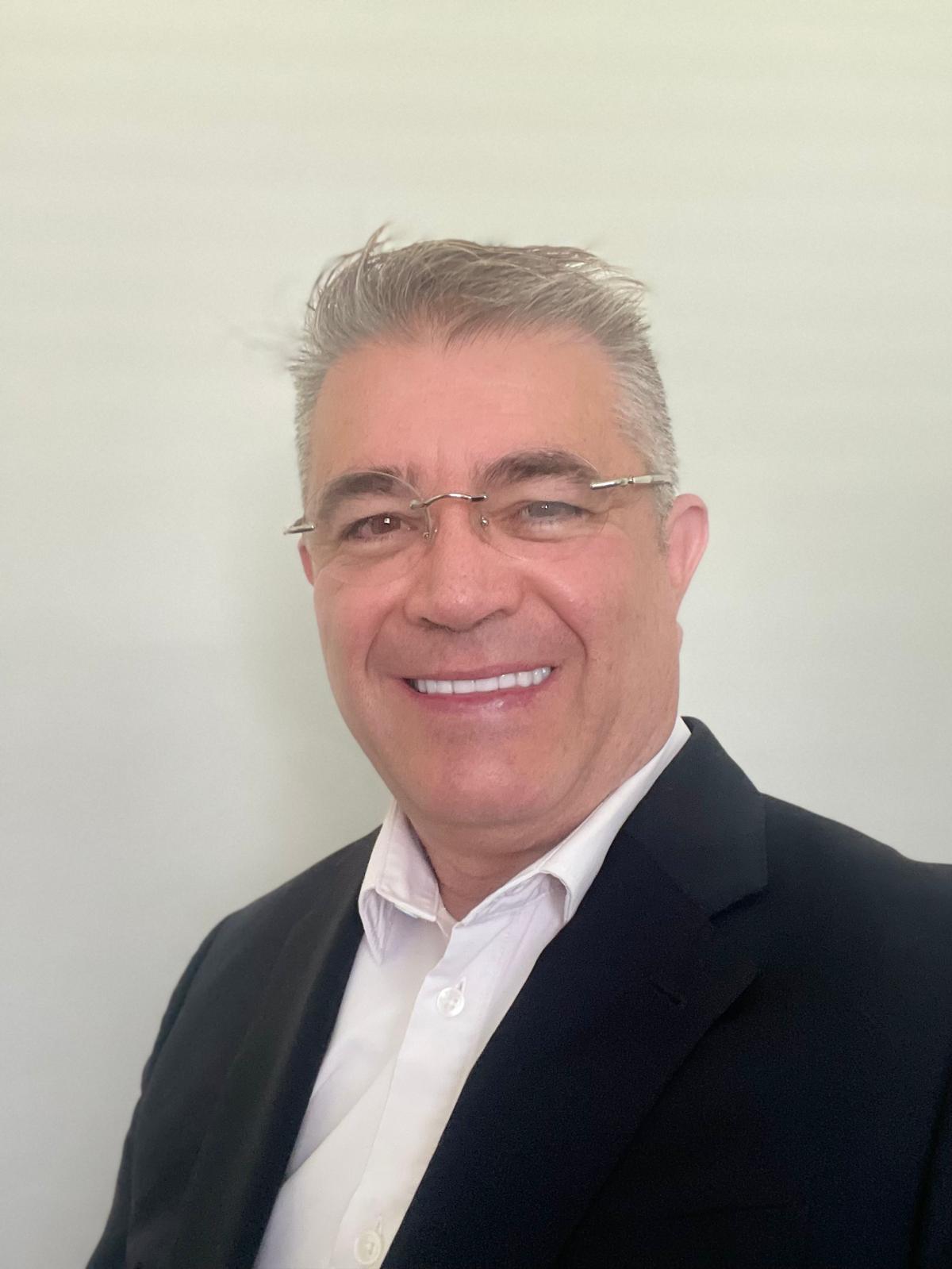 Dr. Tony Saunders